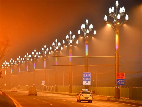 武汉首个5G智慧路灯项目点亮光谷高新大道|武汉|5G|武汉市_新浪新闻