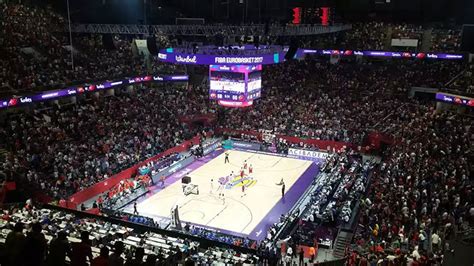 欧洲篮球锦标赛土耳其对阵西班牙，小加索尔空中闪躲拉杆！-搜狐体育