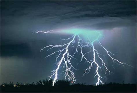 雷暴大风图片_雷暴大风图片素材_雷暴大风高清图片_全景网