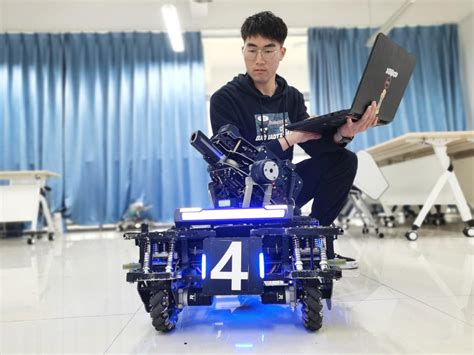 【师生先进事迹】巴中王能与自动化专业的际遇： 与机器人的一次亲密接触-电气信息学院