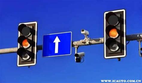 左转待转区红灯亮了过去算闯红灯吗？左转弯怎样才算闯红灯_车主指南