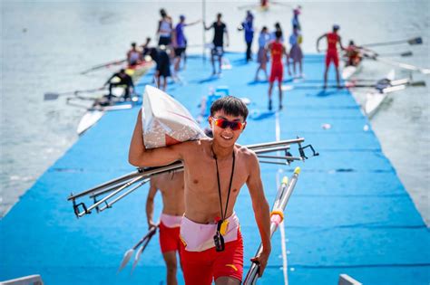 江苏：中国香港赛艇队常州西太湖集训备战亚运会-人民图片网