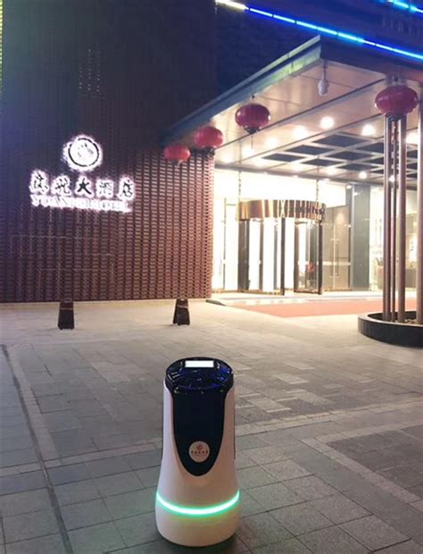 青州鸢飞大酒店_一米机器人-专注酒店人工智能服务