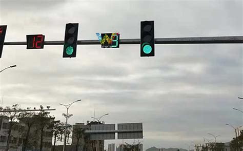 交通信号灯黄灯闪烁时表示什么意思-法马交通