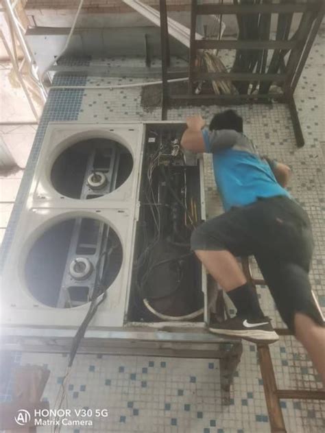 工人家电维修洗衣机高清图片下载-正版图片501157393-摄图网