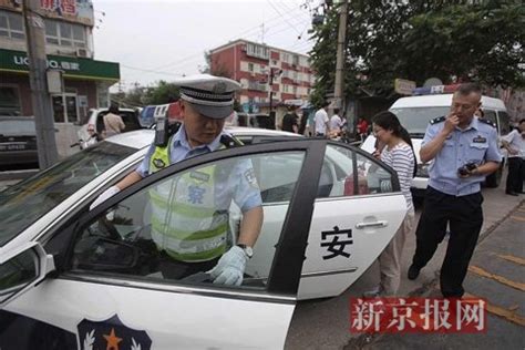 北京：考生走错考场 交警警车送考(图)_凤凰资讯