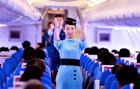 春运路上 我们陪您 ——东航北京客舱部新乘眼中的春运 - 中国民用航空网