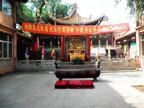 上香祈福 上海香火最旺的5座寺庙——你知道每个寺庙求什么最灵验吗？-上海旅游攻略-游记-去哪儿攻略