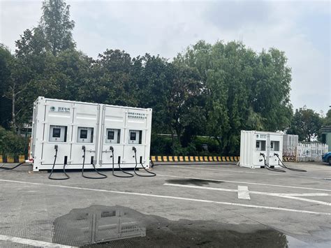 渝北空港光伏充电站建成投用 可供62辆车同时充电 -电车资源