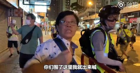 辛苦阿Sir！加油阿Sir！多谢阿Sir！今日众多香港市民在警察总部力挺警队