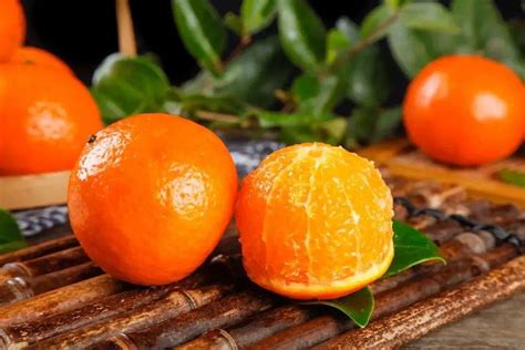 网红武鸣沃柑，“柑橘界新宠”，个大饱满，吃一口甜到心尖尖|武鸣|橘子|果肉_新浪新闻