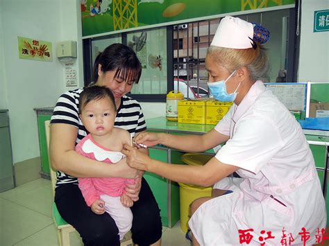 接种手足口病预防疫苗
