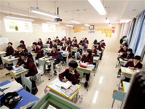 2024私立淡江高级中学，周末有很多人来参观，而且大部分都是韩国人！可见《不能说的秘密》当年在韩国是多么火_淡江中学-评论-去哪儿攻略