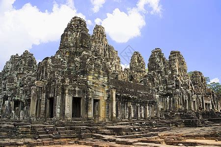 佛国柬埔寨，95％的居民信仰佛教，大街上随处都是佛的形象|柬埔寨|佛教|佛国_新浪新闻
