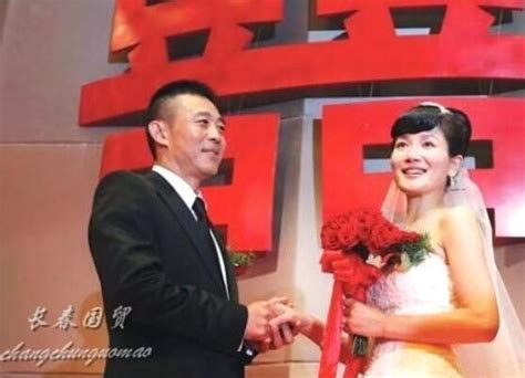 演员毛毅官宣与侯梦莎领证结婚，曾在情人节甜蜜表白妻子……