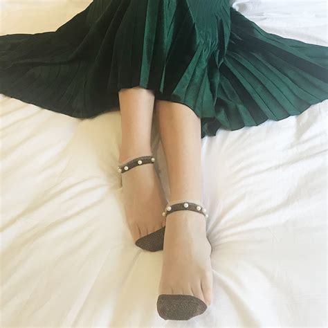 2021春季新品性感珍珠水晶丝袜女欧美玻璃丝舒适透气短款女袜批发-阿里巴巴