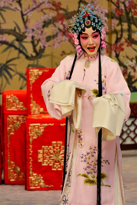 国粹经典 重磅呈现 传统京剧《锁麟囊》登陆首届珠海艺术节