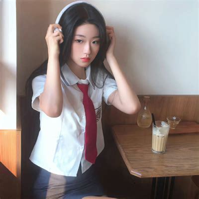 静谧温柔头像女生图片
