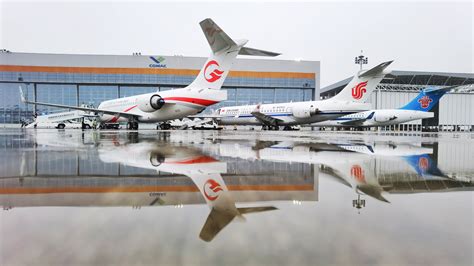 国产客机ARJ21正式入编国航、东航、南航机队