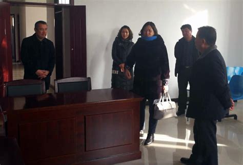 新疆哈密中院院长丽捍看望慰问基层法庭干警