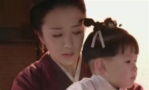 《知否》朱曼娘饰演者要求赵丽颖真打，片场为自己的角色哭鼻子