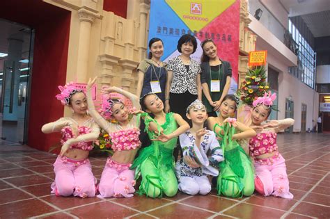 新蕾青少年文化宫舞蹈节目荣获“表演金奖” - 中国第一时间