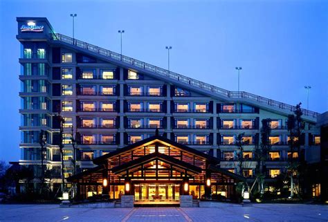 岷山酒店管理公司成功中标两家五星级酒店品牌加盟和委托管理 - -四川岷山集团有限公司