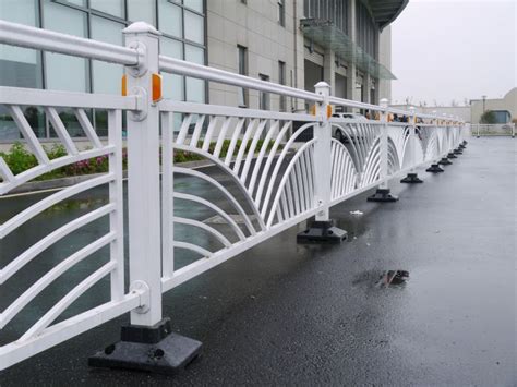 辽阳道路中间市政护栏高速道路防护栏道路绿化带隔离护栏可定做|价格|厂家|多少钱-全球塑胶网