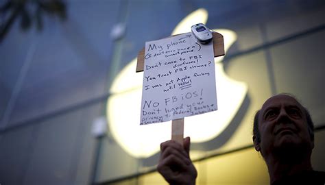 苹果和FBI的纷争迎来关键判决 这次法官支持苹果|界面新闻 · 科技