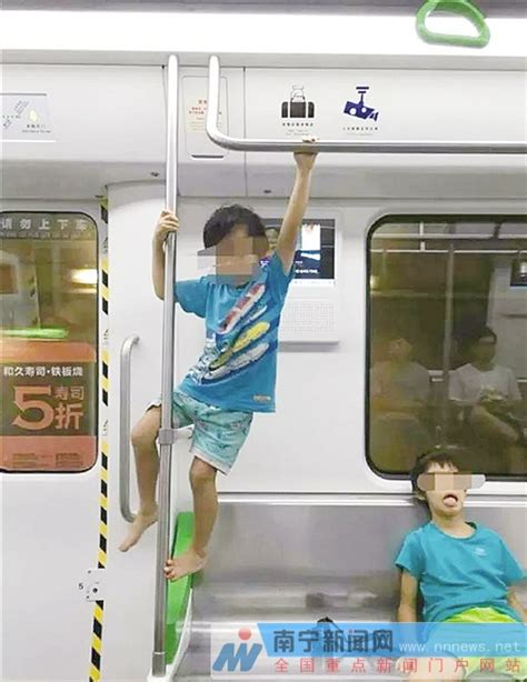 妈妈带孩子坐地铁没人让座 网友：不让是本分 别道德绑架_3DM单机