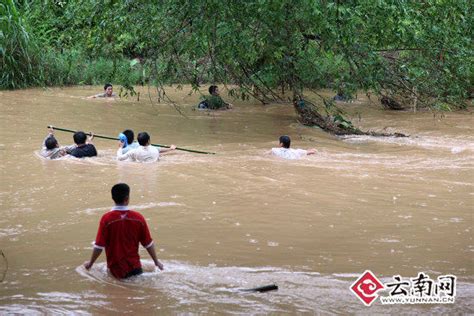 云南勐腊县一女童溺水失踪 暴雨致搜救工作暂停（图）_新闻中心_新浪网