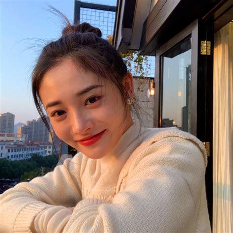 周洁琼温柔头像女生