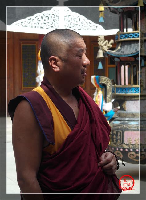 第七世热振活佛在热振寺开展“扫黑除恶”宣讲活动_民族宗教_西藏统一战线
