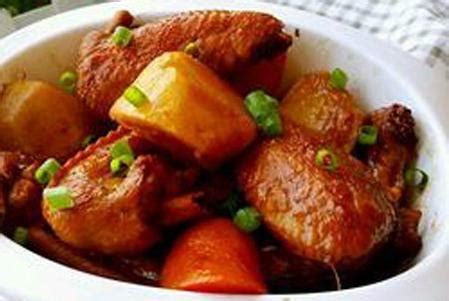 红烧鸡翅炖土豆家常做法