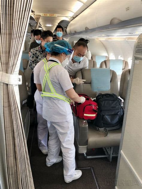 旅客空中突发强烈不适东航乘务组人性处置显真情-中国民航网