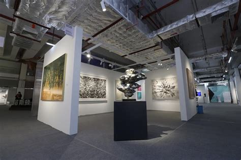 首届广州当代艺术博览会即将落幕：业内人士共议成长中的广东艺术|艺术家_新浪新闻