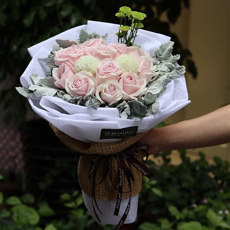 粉玫瑰花束图片
