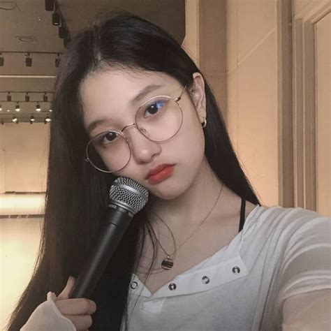 Lee Seo-yeon (Fromis_9) Height, Weight, Age, Boyfriend, Facts, Biography