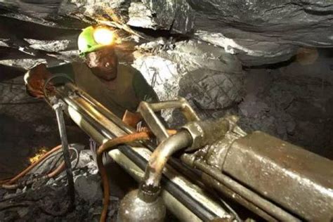 世界上的金矿，它已经开采130多年，并且一直没有停下来|南非|金矿|兰德_新浪新闻