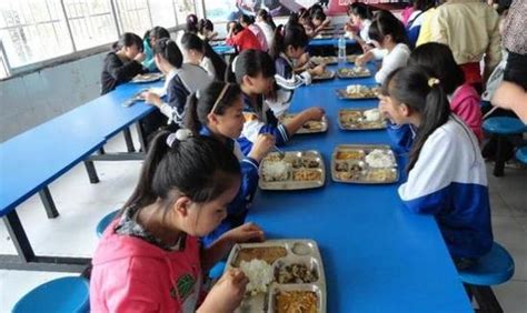 北京教委：中小学食堂不得供应凉菜现榨饮料|食品|食堂|凉菜_新浪新闻