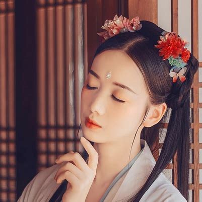 唯美古风头像带扇子女生