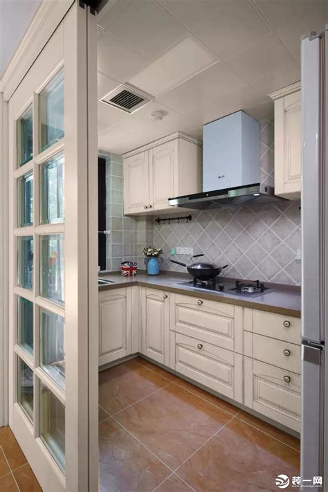 厨房折叠门推拉门怎么设计好看?15款厨房门图片大全 - 设计潮流 - 装一网