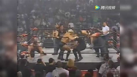 WWE 魔蝎大帝斯汀霸气出场 一群人如临大敌_腾讯视频