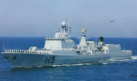 印度首艘新型国产驱逐舰交付海军