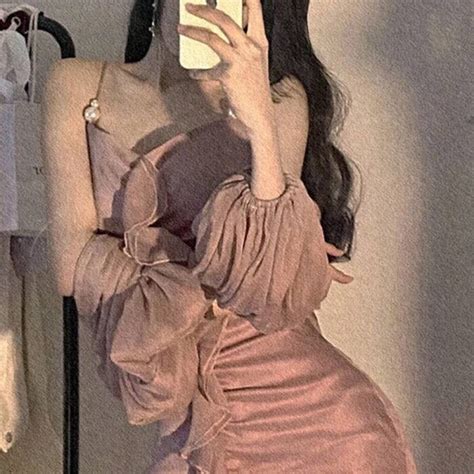 甜美女生半身头像图片