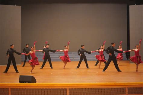 体育学院体育舞蹈代表队获得高水平组“拉丁队列舞”一等奖-淮阴师范学院体育学院