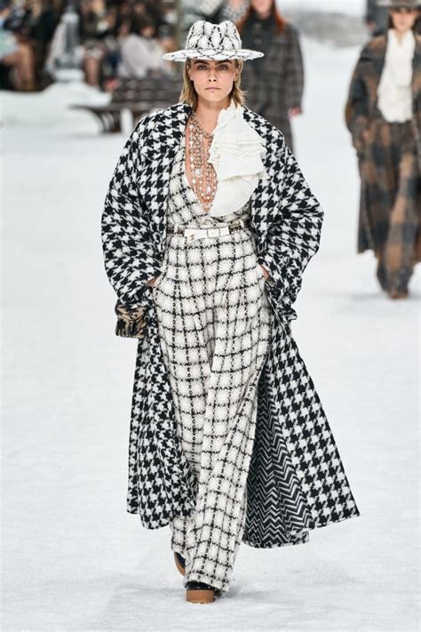 香奈儿 Chanel 2018春夏高级定制发布秀 - Couture Spring 2018 - 天天时装-口袋里的时尚指南