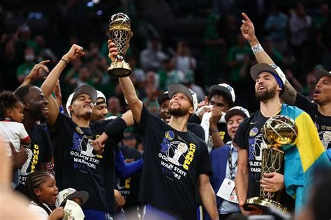 2021年NBA总冠军是哪个队？雄鹿队时隔50年获得NBA总冠军_球天下体育