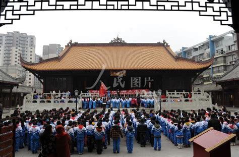 四川南充：小学生在文庙举行开学典礼-人民图片网