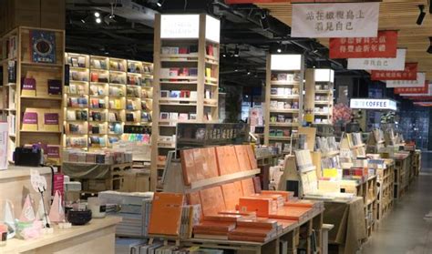 新乡：藏在步行街中的书店，文艺范的装修，安静的环境让人羡慕